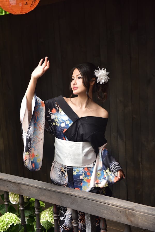 Comment porter le kimono femme avec style et élégance